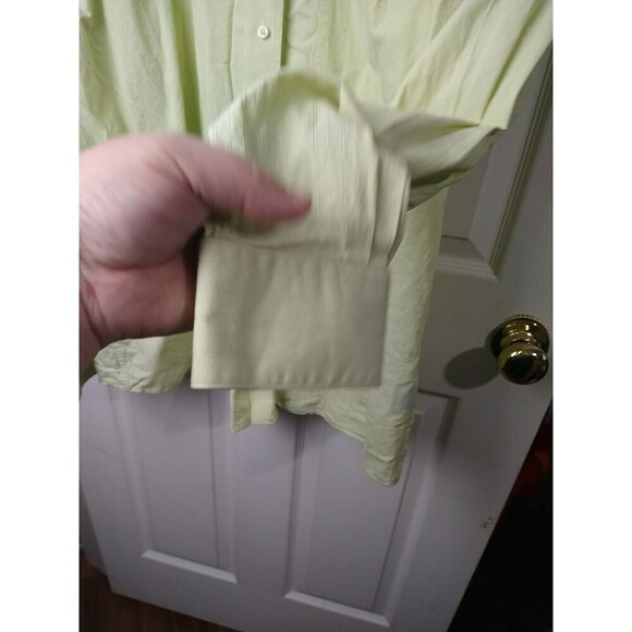 Nicole Miller Men's Light Green Collar Button Up Dress Shirt. Size XL - Picture 6 of 10